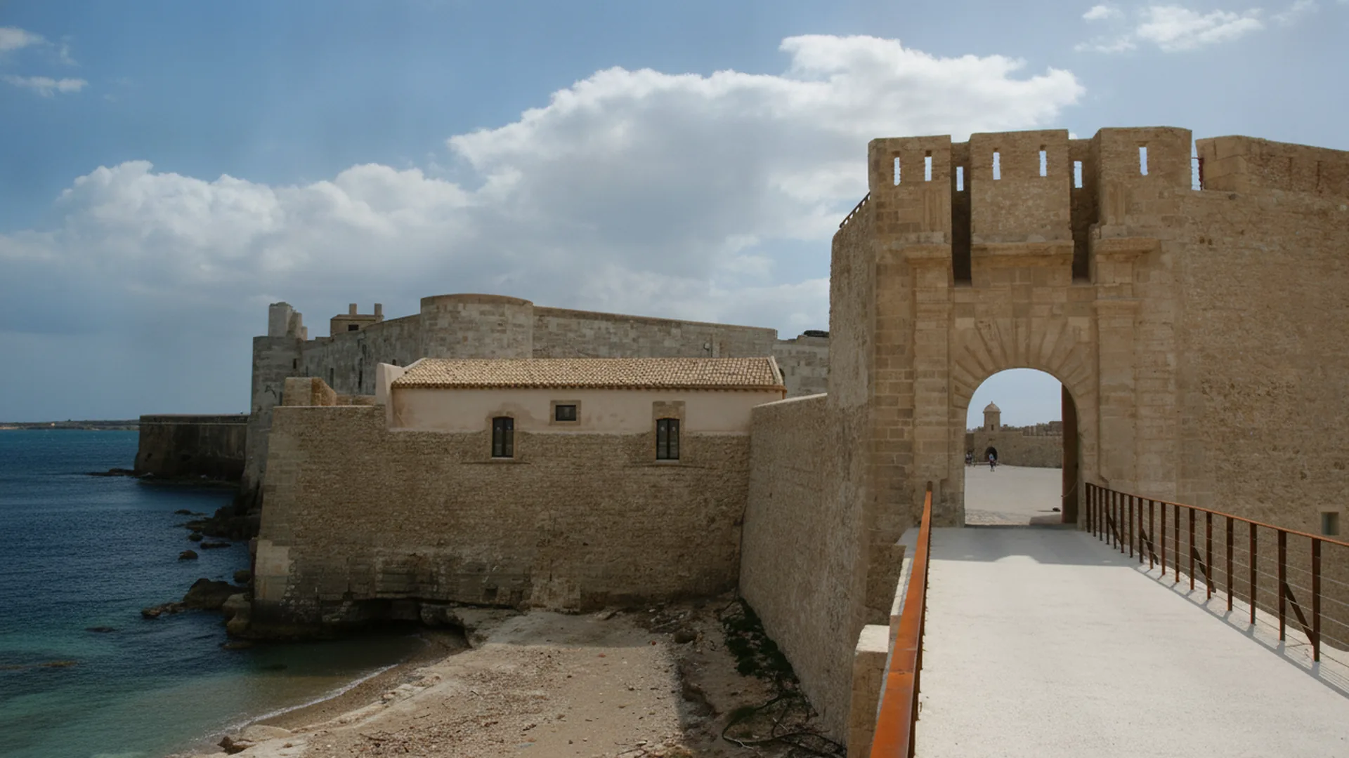 Castello Maniace — siracusa (Sicilia)